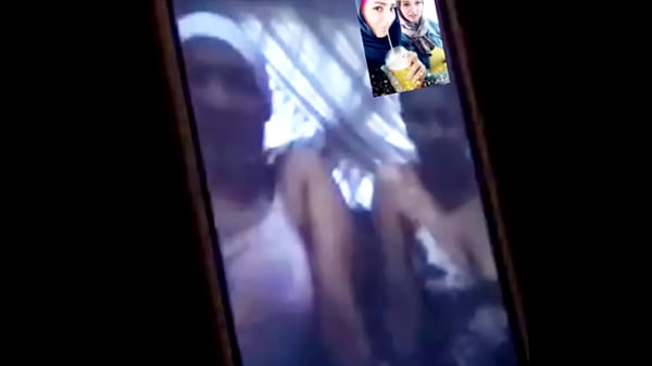 Omniea & Eman lesbian