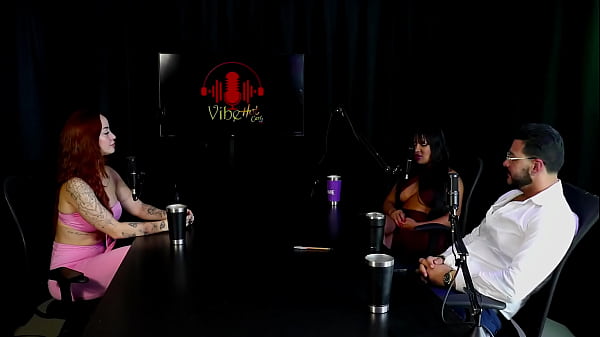 Não amou Paris, gostam de ficar em casa transando, a chupada dele é gostosa, e seus fetiches… – Casal Cherie (WATCH ON: SHEER/RED)