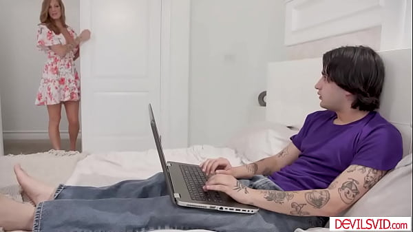 Stepmom doenst want me masturbating so she lets me fuck her