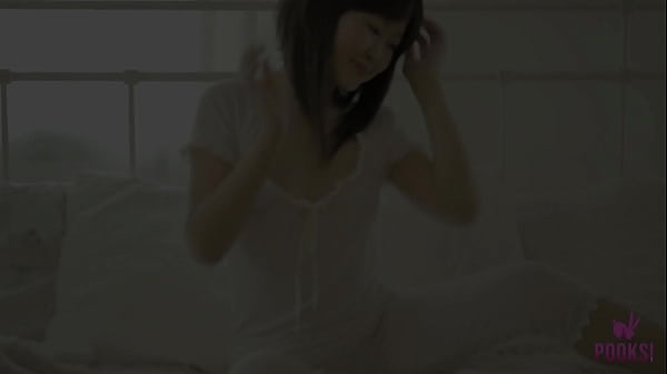 Nipples Aching & Pussy Dripping, Fen Fingers Her Way To Orgasm!