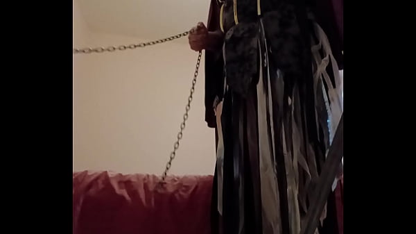 2025 05 07 Ebed aux pieds de Maîtresse Kantalis en gladiatrice