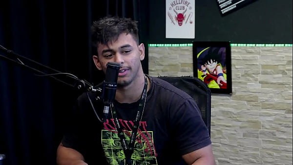 É difícil comer uma menina, não teve proposta de fetiches nojentos, mostrou uma posição pra fazer sexo, e uma sentada… – Guilherme Filmmaker Pornô (WATCH ON: SHEER/RED)