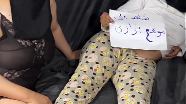 ياسر بينيك سارة ويقولها تعالى نعمل سكس جماعى ونلحس كس منة سكس مصري جديد