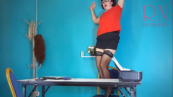 SEXRETARY Secretary shows pussy Security camera under office desk