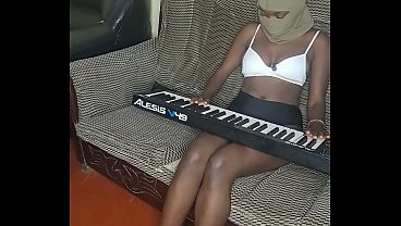 pianist girl trying to squirt in the studio
